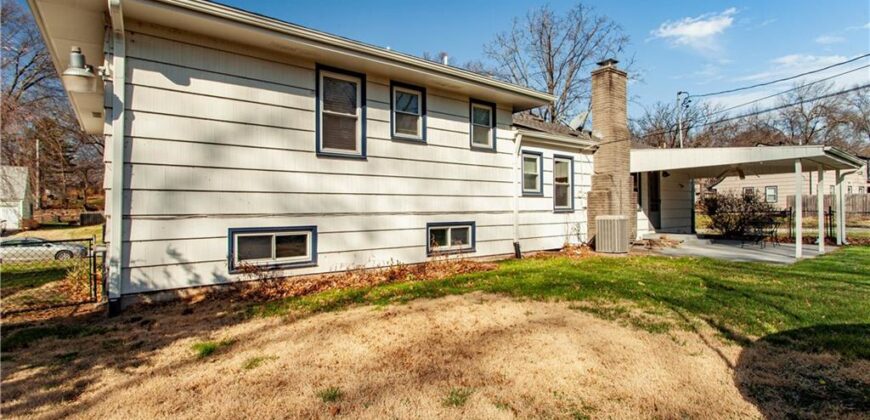 4819 NE Sherwood Drive, Kansas City, MO 64119