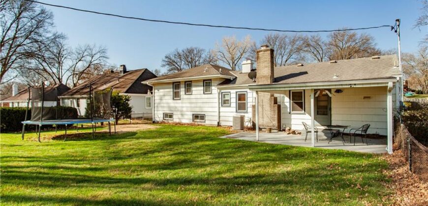 4819 NE Sherwood Drive, Kansas City, MO 64119