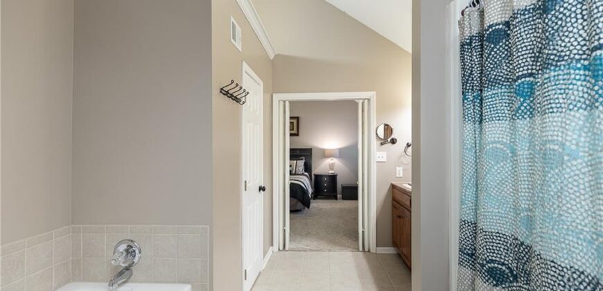 7203 NW Eastside Drive, Weatherby Lake, MO 64152