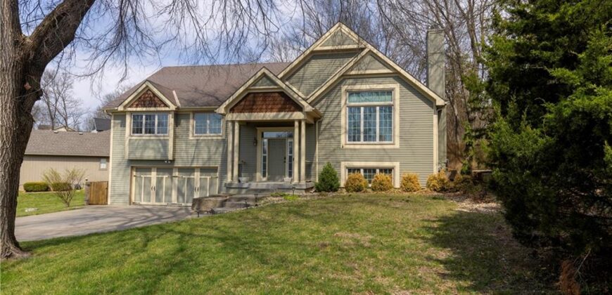 7203 NW Eastside Drive, Weatherby Lake, MO 64152