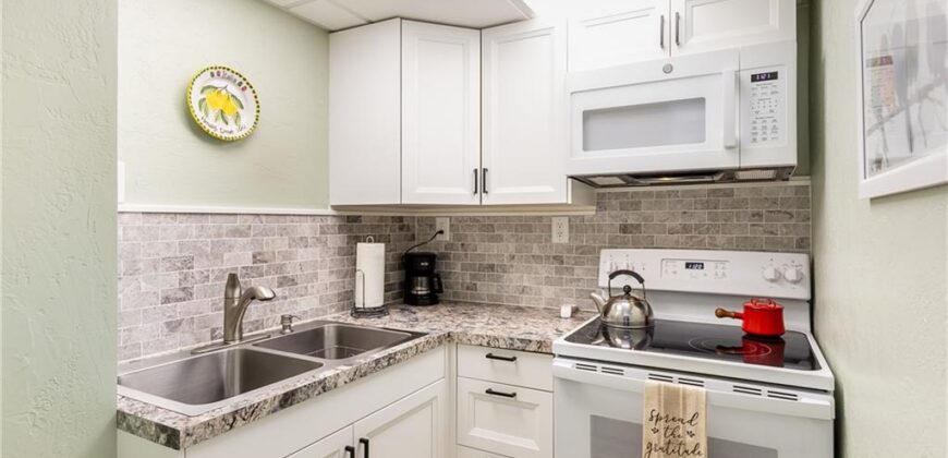 7203 NW Eastside Drive, Weatherby Lake, MO 64152