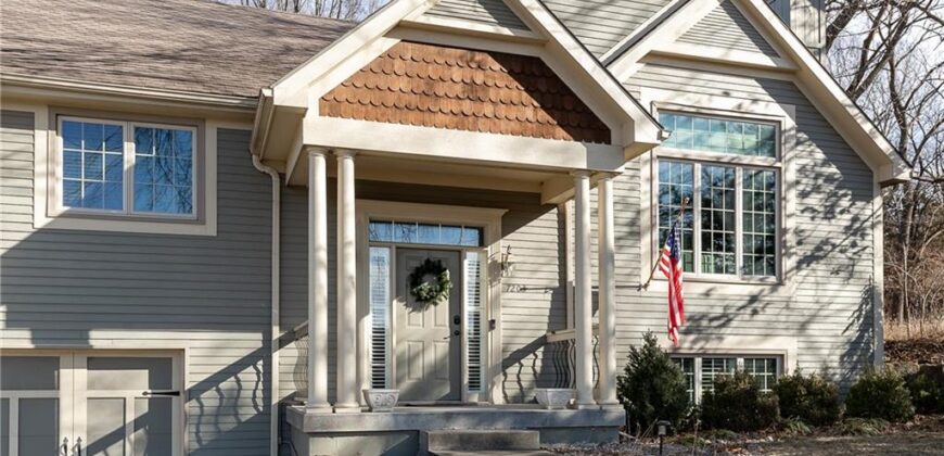 7203 NW Eastside Drive, Weatherby Lake, MO 64152