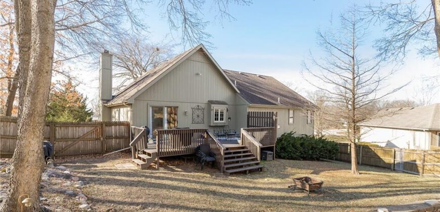 7203 NW Eastside Drive, Weatherby Lake, MO 64152