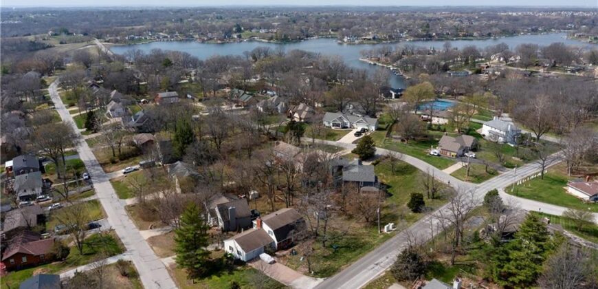 7203 NW Eastside Drive, Weatherby Lake, MO 64152