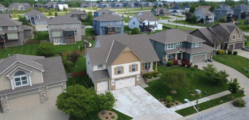 1316 NE 107th Street, Kansas City, MO 64155