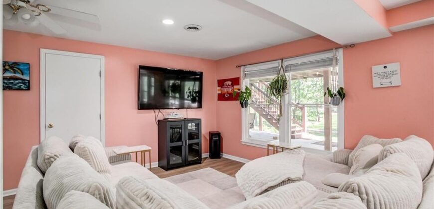 5207 NW 84th Place, Kansas City, MO 64154