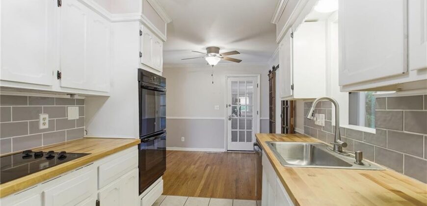 4937 NE Chouteau Drive, Kansas City, MO 64119