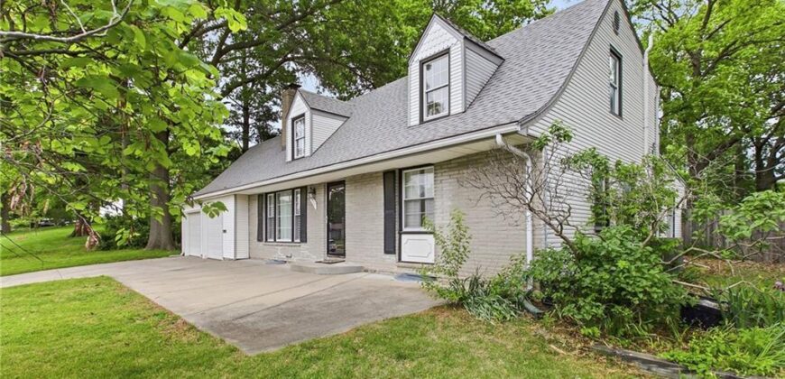 4937 NE Chouteau Drive, Kansas City, MO 64119