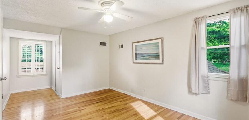 4937 NE Chouteau Drive, Kansas City, MO 64119