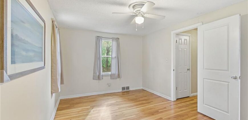4937 NE Chouteau Drive, Kansas City, MO 64119