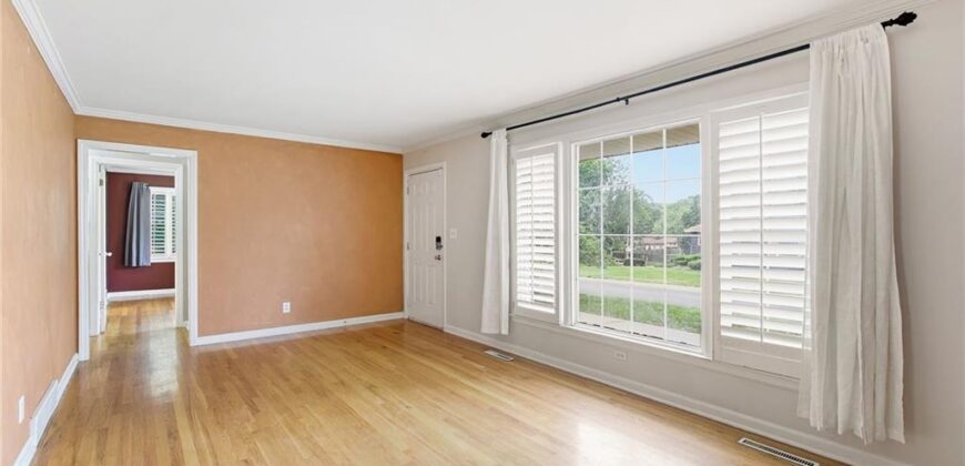 4937 NE Chouteau Drive, Kansas City, MO 64119