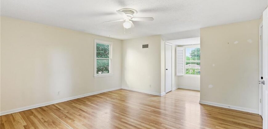 4937 NE Chouteau Drive, Kansas City, MO 64119