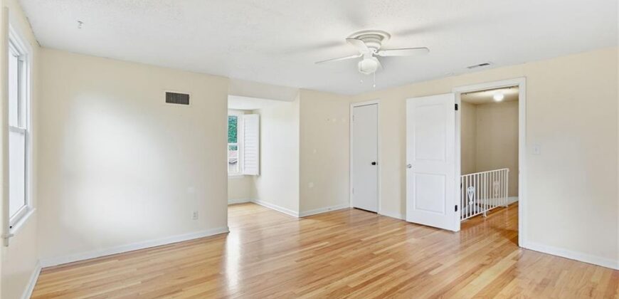 4937 NE Chouteau Drive, Kansas City, MO 64119
