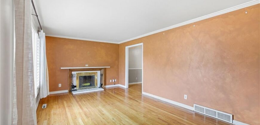 4937 NE Chouteau Drive, Kansas City, MO 64119
