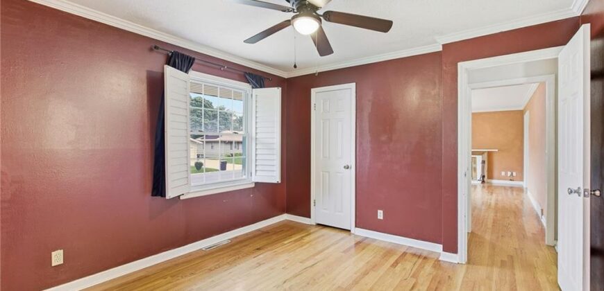 4937 NE Chouteau Drive, Kansas City, MO 64119