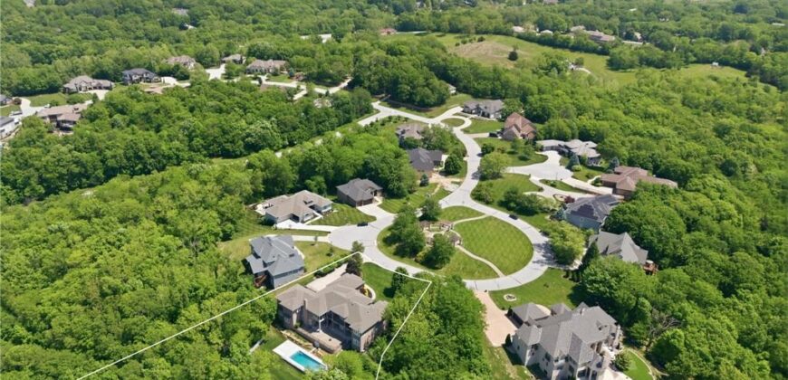 6930 NW WHITE PINE Circle, Parkville, MO 64152