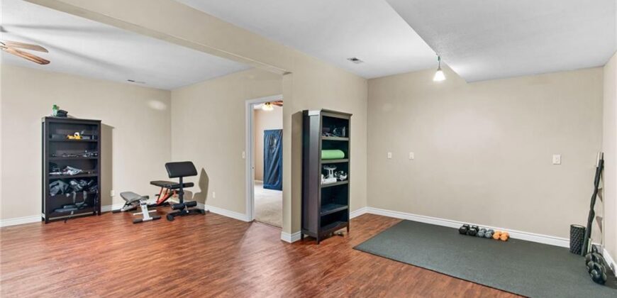 10727 N Tennessee Avenue, Kansas City, MO 64157