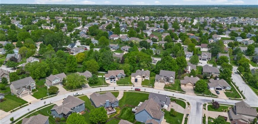 10727 N Tennessee Avenue, Kansas City, MO 64157