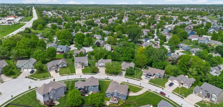 10727 N Tennessee Avenue, Kansas City, MO 64157