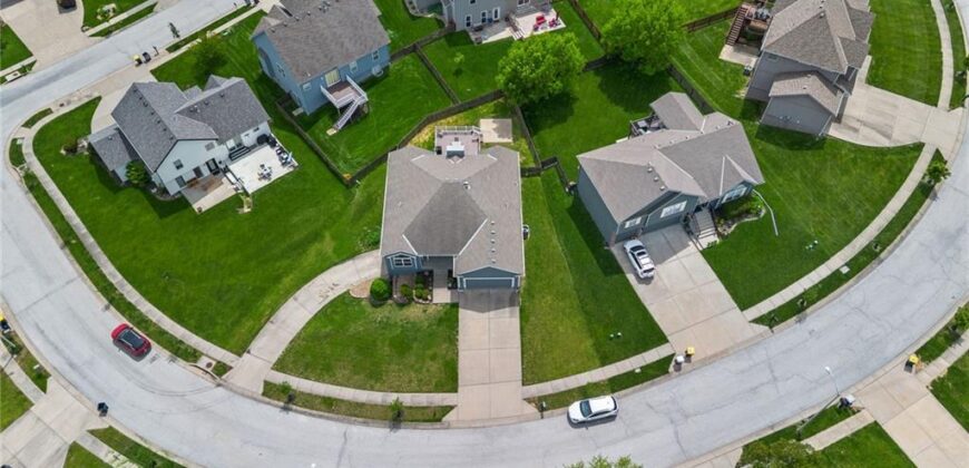10727 N Tennessee Avenue, Kansas City, MO 64157