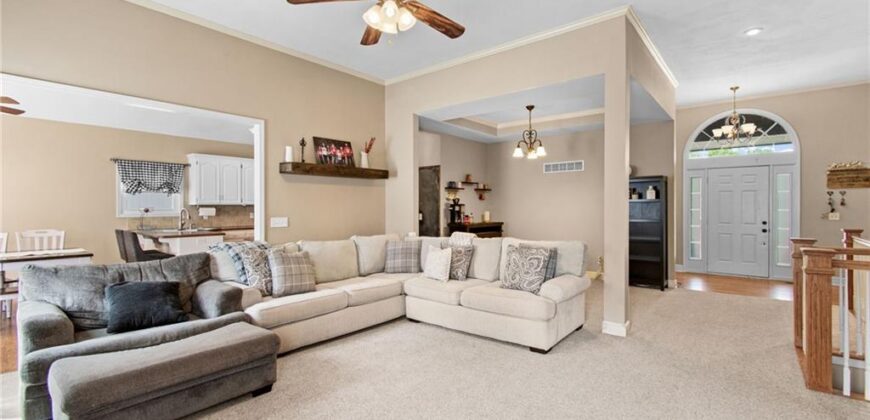 10727 N Tennessee Avenue, Kansas City, MO 64157