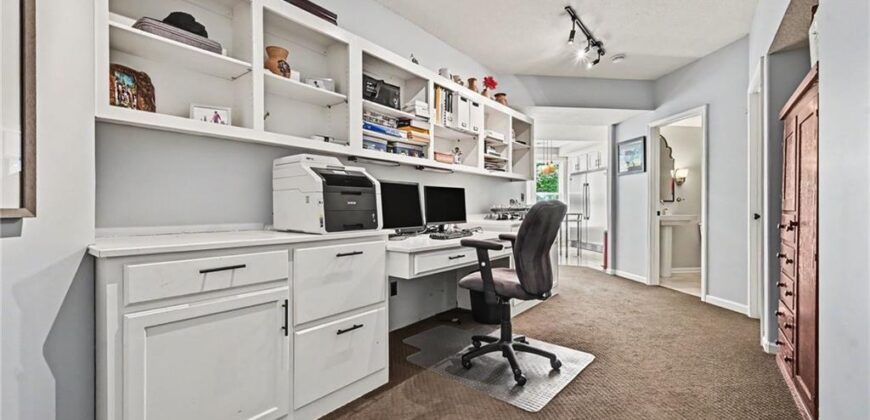 6730 Meyers Circle, Parkville, MO 64152