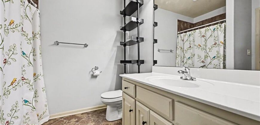 6730 Meyers Circle, Parkville, MO 64152