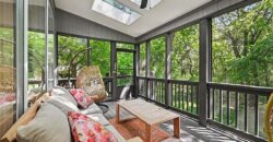 6730 Meyers Circle, Parkville, MO 64152