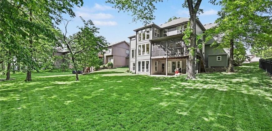 6730 Meyers Circle, Parkville, MO 64152