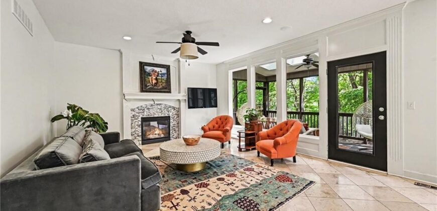 6730 Meyers Circle, Parkville, MO 64152