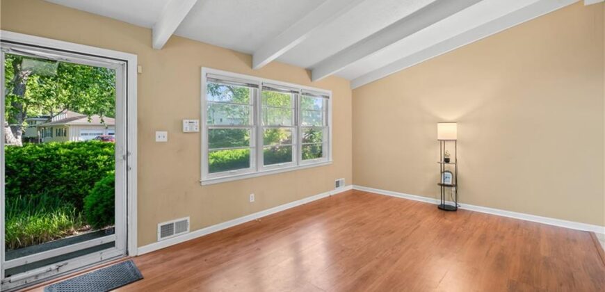 2101 NE 62nd Street, Kansas City, MO 64118