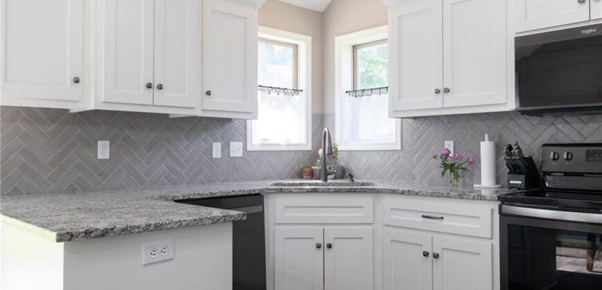 7309 NW Locust Drive, Kansas City, MO 64152