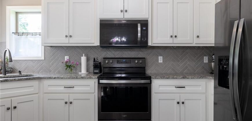 7309 NW Locust Drive, Kansas City, MO 64152