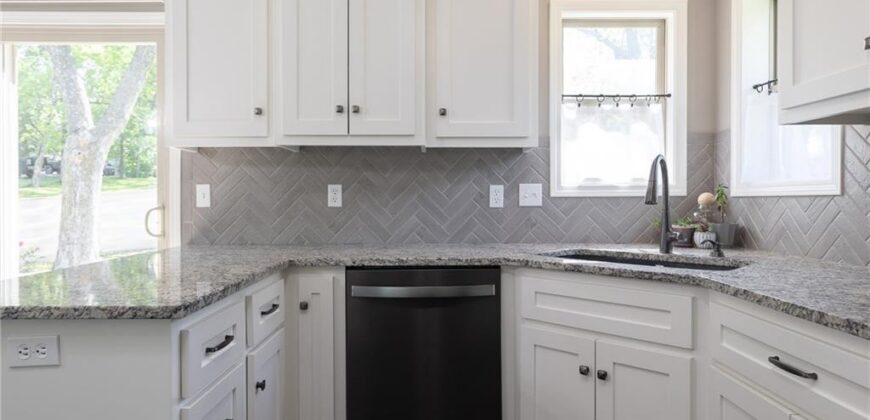 7309 NW Locust Drive, Kansas City, MO 64152