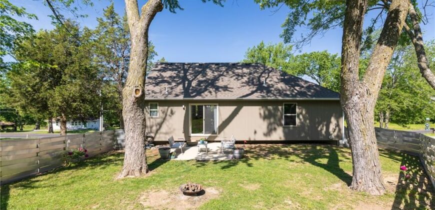 7309 NW Locust Drive, Kansas City, MO 64152
