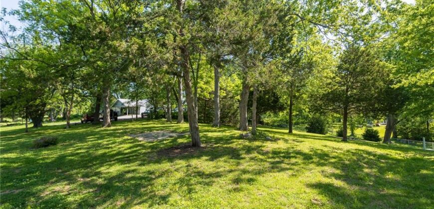 7309 NW Locust Drive, Kansas City, MO 64152
