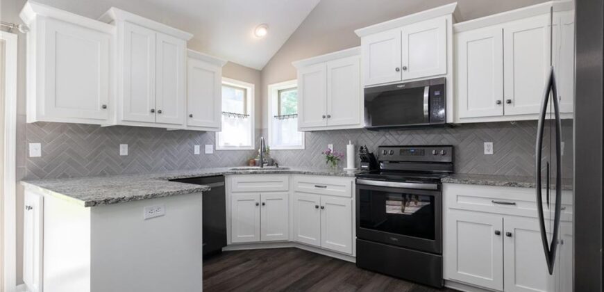 7309 NW Locust Drive, Kansas City, MO 64152