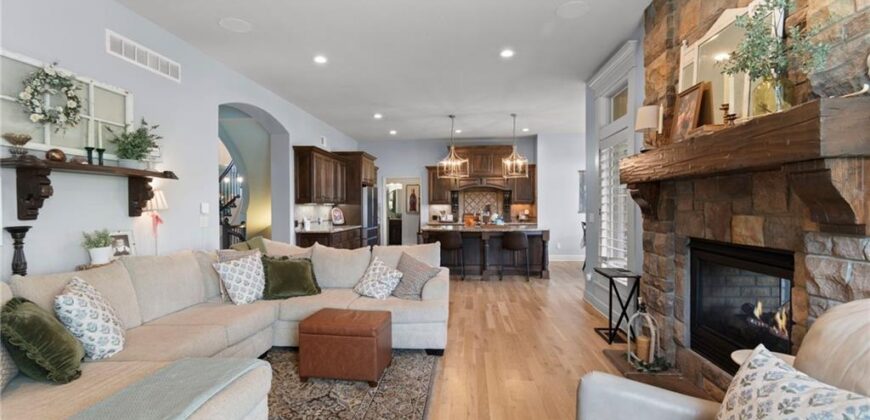 6484 N Whitetail Way, Parkville, MO 64152