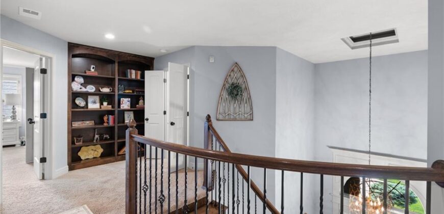 6484 N Whitetail Way, Parkville, MO 64152