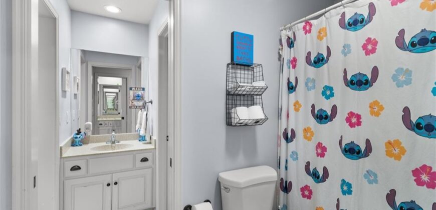6484 N Whitetail Way, Parkville, MO 64152