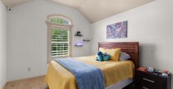 6484 N Whitetail Way, Parkville, MO 64152