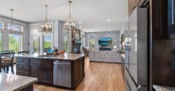 6484 N Whitetail Way, Parkville, MO 64152