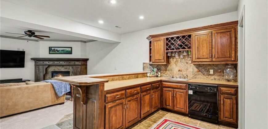 10515 N Michigan Avenue, Kansas City, MO 64155