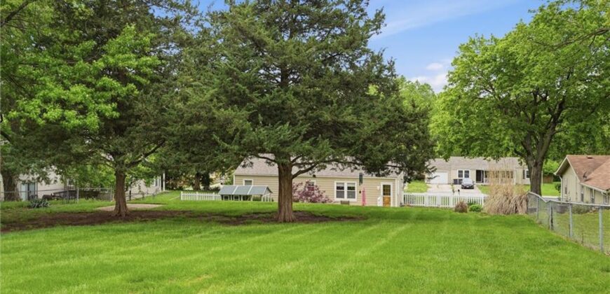 5711 N Amoret Avenue, Kansas City, MO 64151