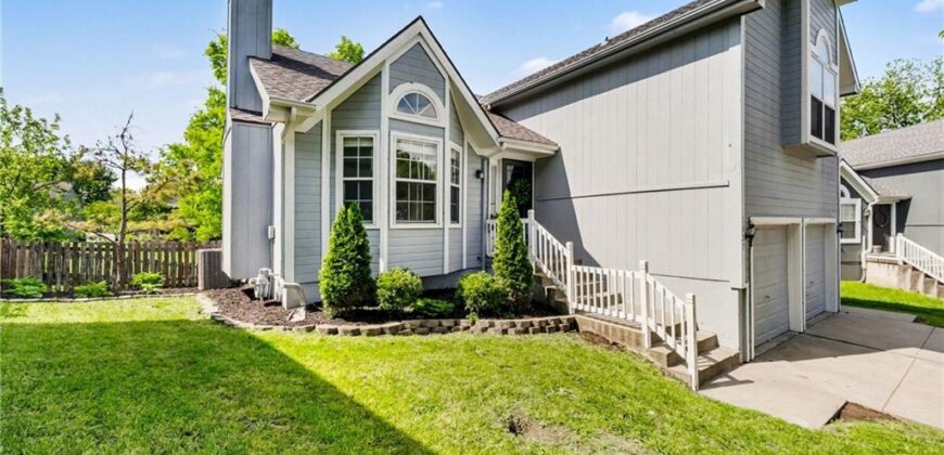1127 Cardinal Drive, Liberty, MO 64068
