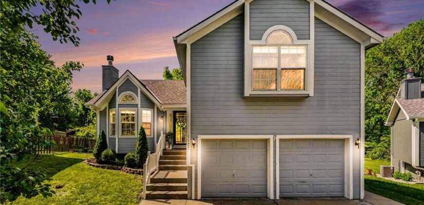 1127 Cardinal Drive, Liberty, MO 64068