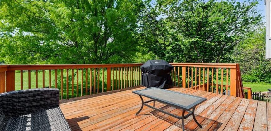 1127 Cardinal Drive, Liberty, MO 64068