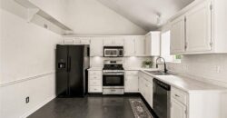 1127 Cardinal Drive, Liberty, MO 64068