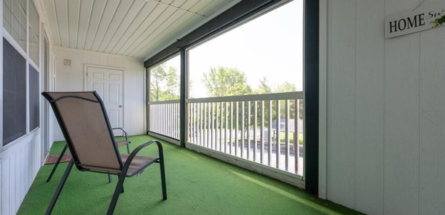 6834 N Olive Street, Gladstone, MO 64118