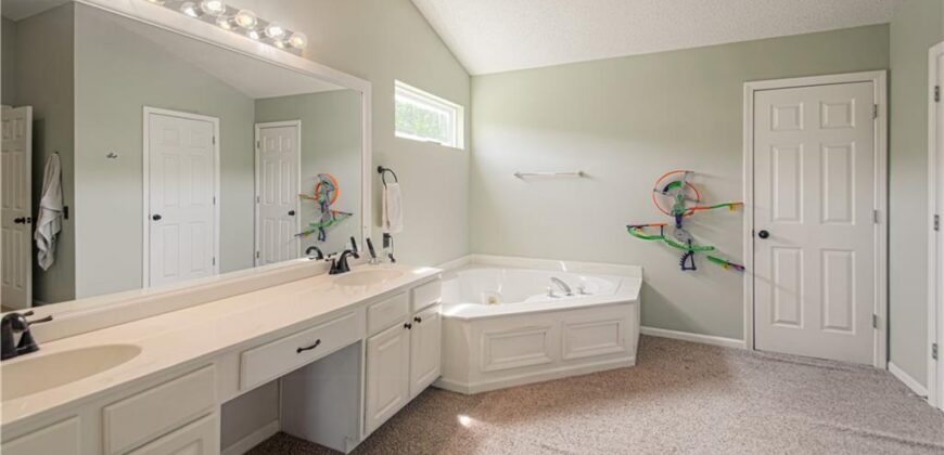 1014 NE 92nd Court, Kansas City, MO 64155